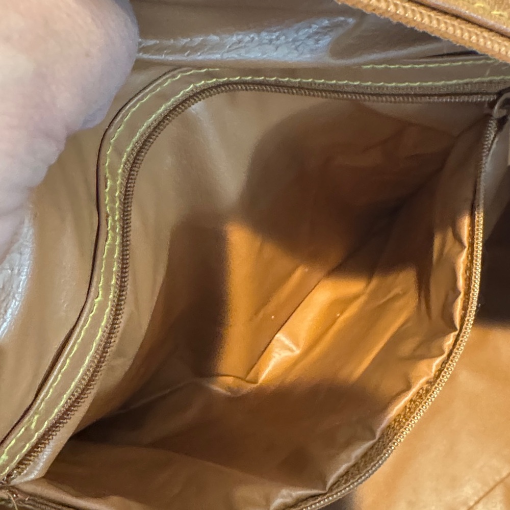 Gitano Tan Travel Bag with World Map Design - Picture 13 of 14